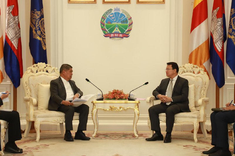 气候变化挑战严峻 马国促加强区域合作应对粮食危机气候变化正对马来西亚及东南亚的粮食安全构成日益严峻的挑战，马国农业及粮食安全部长莫哈末沙布认为，区域国家应展开合作，以应对潜在的粮食短缺问题