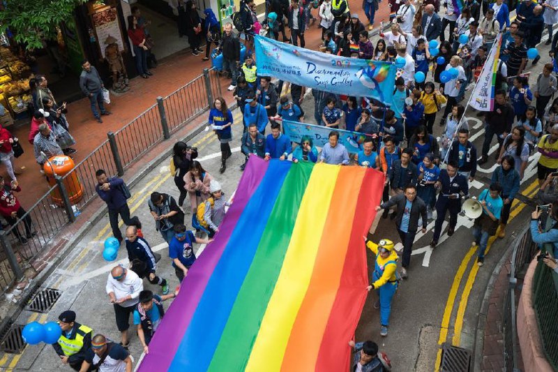 下午察：香港雨过天晴但没有彩虹？9月10日，香港立法会以高票否决一项保障同性伴侣权利的法案，意味着在海外注册婚姻的同性伴侣仍然无法在香港登记，或拥有处理对方身后事的权利