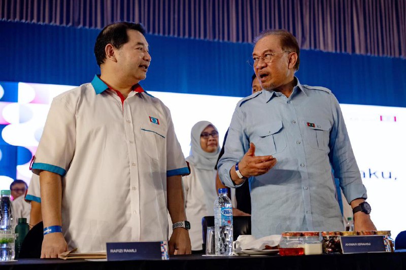 安华支持拉菲兹连任公正党署理主席马来西亚首相及联合执政党人民公正党主席安华说，他支持公正党署理主席拉菲兹连任