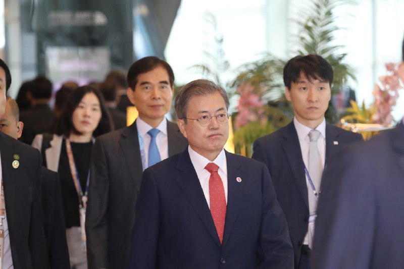 韩国检方传唤文在寅 在野党批“无理且有目标性”韩国检察机关日前以涉嫌受贿指控传唤前总统文在寅接受调查