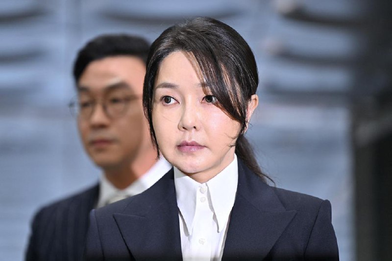 尹锡悦夫人金建希被特检组起诉韩国前总统尹锡悦夫人金建希星期五（8月29日）被特别检察组起诉
