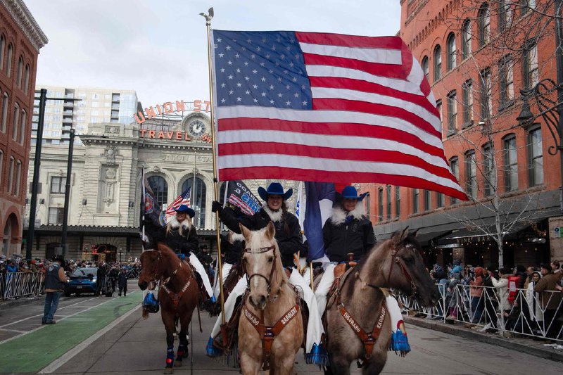 美联储：美国最富半数家庭把控着全国97.5%财富根据美国联邦储备局最新数据，截至2024年底，美国最富有的一半家庭拥有全国约97.5%的财富，而另一半家庭持有的财富仅占2.5%