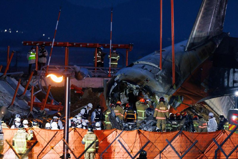 韩国宣布即日起进入七天国家哀悼期韩国政府宣布全国进入为期七天的国家哀悼期，自即日起至1月4日结束