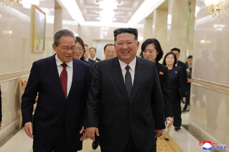 李强与金正恩会面：中国愿同朝鲜加强高层交往和战略沟通中国总理李强在平壤与朝鲜领导人金正恩会面时说，中国愿同朝鲜加强高层交往和战略沟通