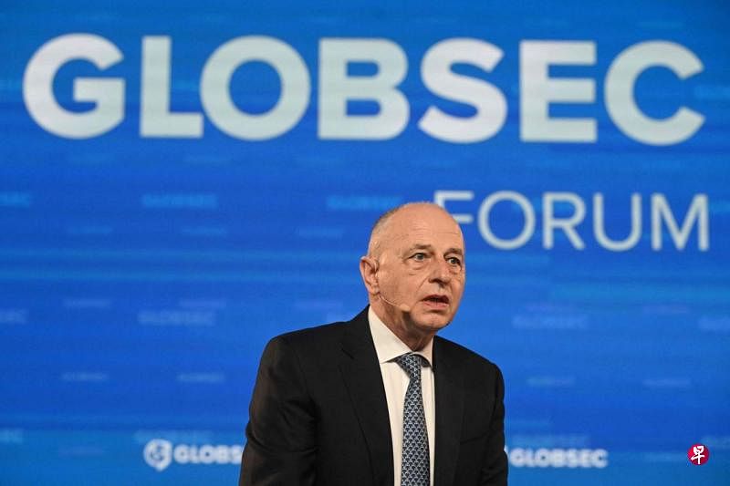 北约前副秘书长杰瓦纳宣布竞选罗马尼亚总统北约前副秘书长杰瓦纳宣布将竞选罗马尼亚总统，与该国两大政党领导人竞争