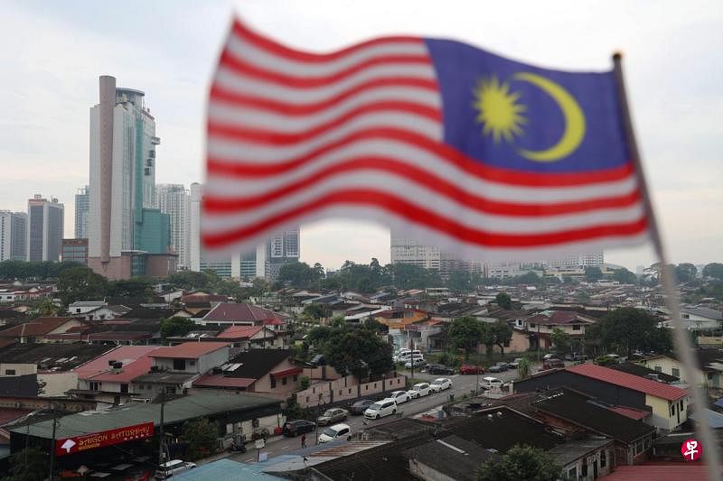 马国修宪：女性海外子女自动成为公民马来西亚国会星期四（10月17日）正式通过修宪，让马国女性在海外出生的子女，都能自动成为马国公民