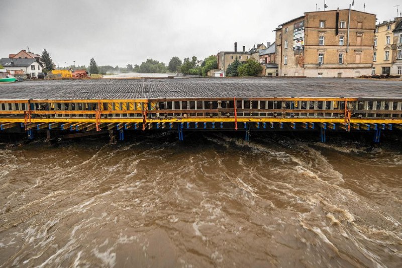 欧洲中部洪水成灾 罗马尼亚四人死亡罗马尼亚东部地区因持续强降雨引发洪水，截至星期六（9月14日）已造成至少四人死亡，数千所房屋受损