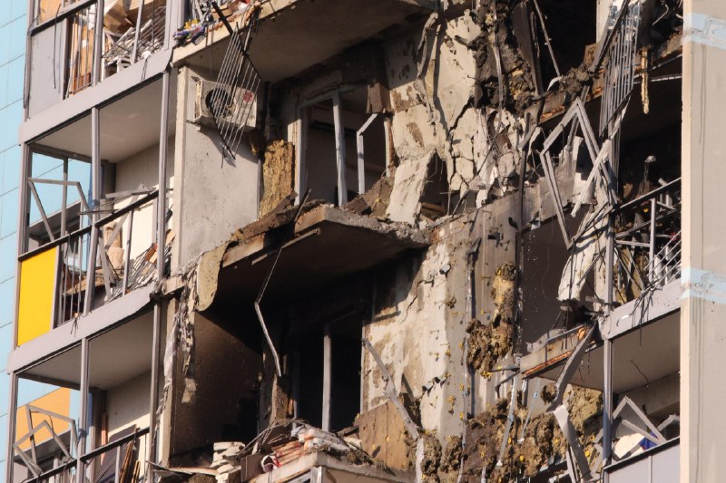 乌克兰无人机大举袭击莫斯科 俄称愿与国际组织合作在乌克兰向莫斯科和俄罗斯西部发动历来最大规模的无人机袭击后，俄罗斯表示愿意与国际组织合作