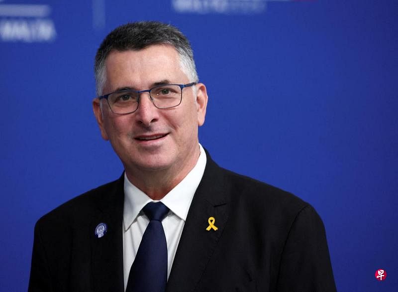 以色列关闭驻爱尔兰大使馆 抗议“极端反以政策”以色列外交部长萨尔星期天（12月15日）宣布，以色列将关闭驻爱尔兰大使馆，理由是都柏林实施“极端反以政策”