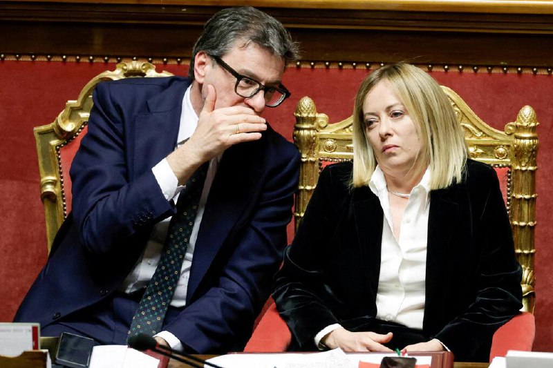 意大利财长：有望早一年将赤字压到GDP的3%以下意大利经济与财政部长焦尔杰蒂预期，意大利的财政预算赤字有望在今年减至国内经济产值（GDP）的3%以内，提早一年达致欧盟所制定的财政谨慎目标