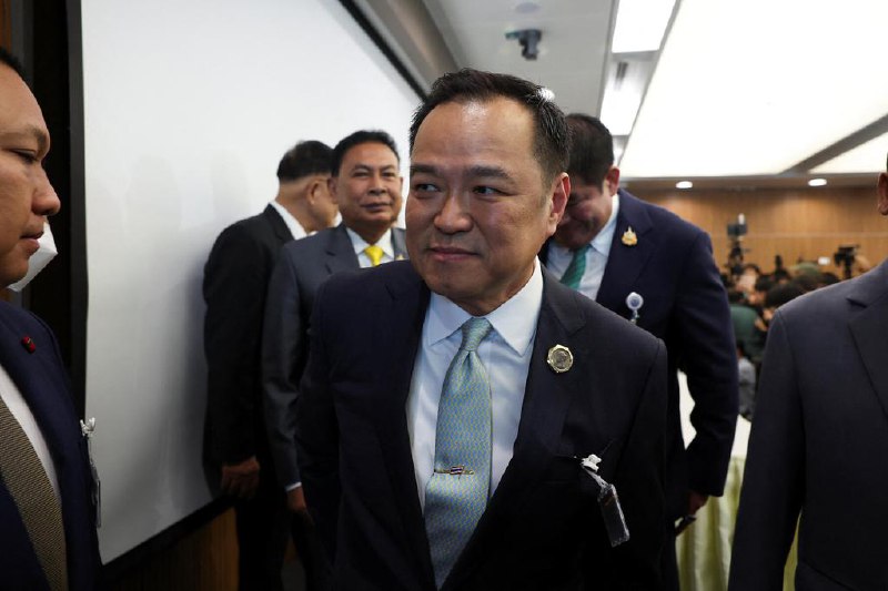 泰下议院即将召开特别会议选举新首相泰国下议院将在星期五（9月5日）上午9时（新加坡时间5日上午10时）召开特别会议后选举新首相，以接替被解除首相职务的佩通坦