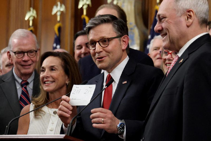 美国众议院通过“大而美”税收和支出法案美国众议院在独立日前夕通过总统特朗普推动的“大而美”税收与支出法案