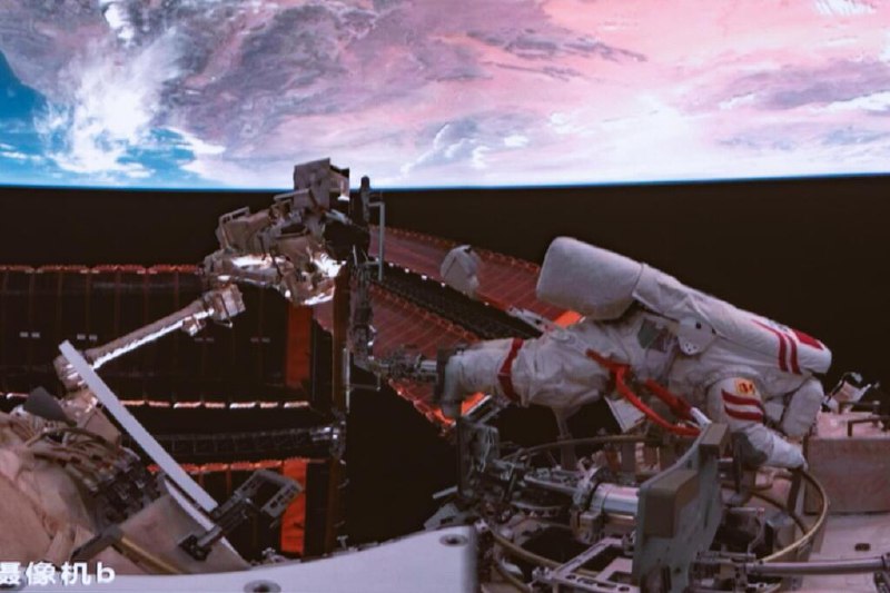 中国神舟二十号航天员完成第四次出舱时隔逾月，中国神舟二十号航天员乘组完成第四次出舱活动