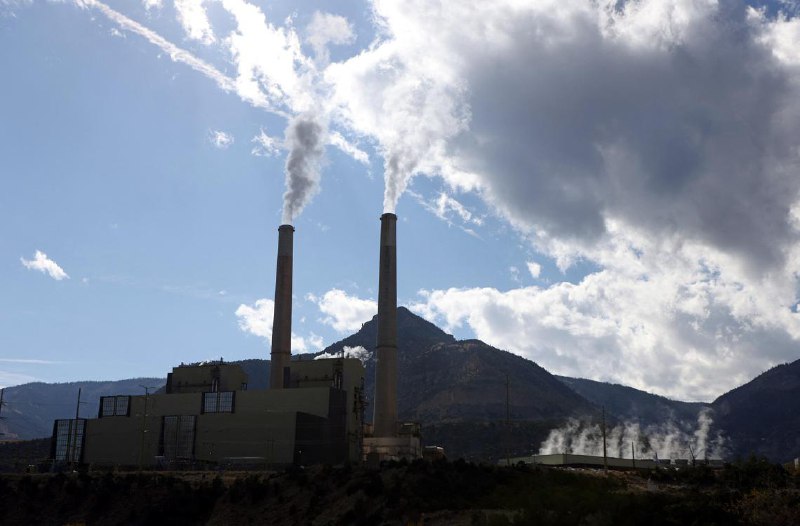 降低对华依赖 特朗普引战时法增加关键矿物产量美国总统特朗普为促进国内自然资源开发并降低对外依赖祭出新招，他准备动用紧急权力来提高生产关键矿物、甚至包括煤炭的能力