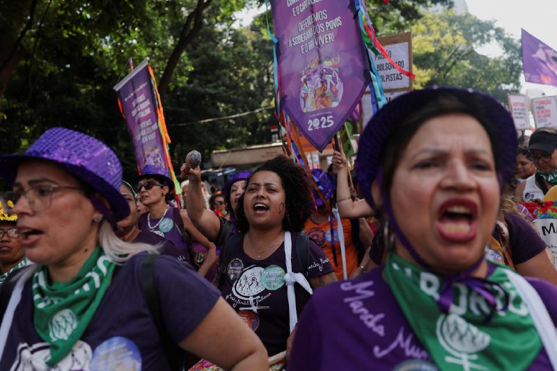 3月8日国际妇女节 全球各地妇女走上街头捍卫女权世界各地的妇女走上街头纪念国际妇女节，要求同工同酬、政治代表权和结束性别暴力，同时表达对镇压加剧的担忧