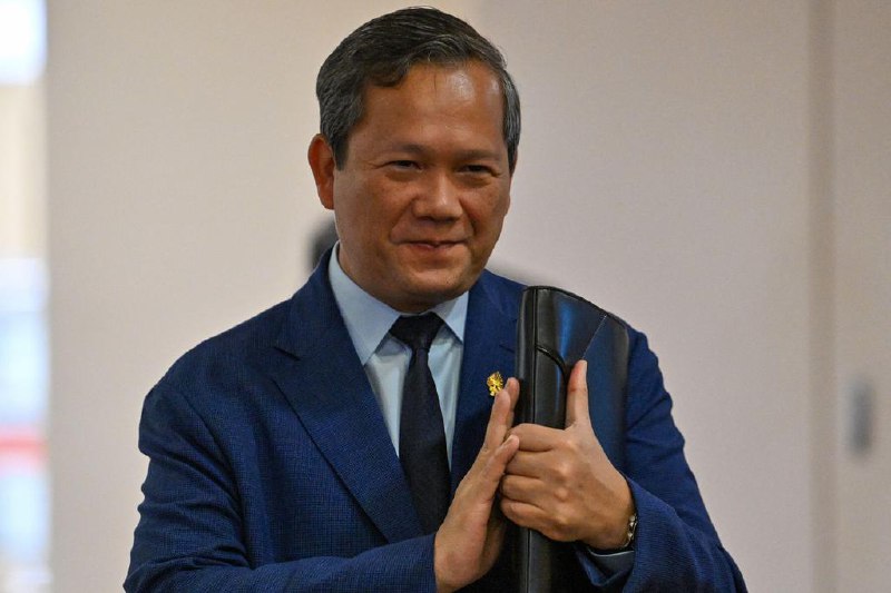 柬埔寨通过新法 允许剥夺与外国勾结者国籍柬埔寨国会星期一（8月25日）全票通过一项法案，允许当局剥夺与外国勾结者的国籍