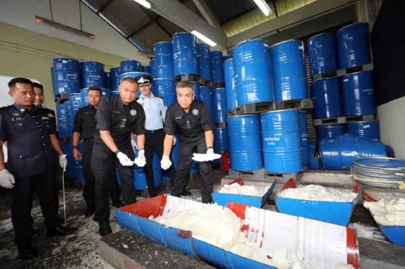 马国史上最大毒品走私案 马澳联手破获逾3亿元冰毒马来西亚皇家警察全国毒品罪案调查部（JSJN）与澳大利亚联邦警察（AFP）联手破获马国史上最大宗毒品走私案，成功截获市值高达10亿6200万令吉（3亿2071万新元）的冰毒混合石蜡