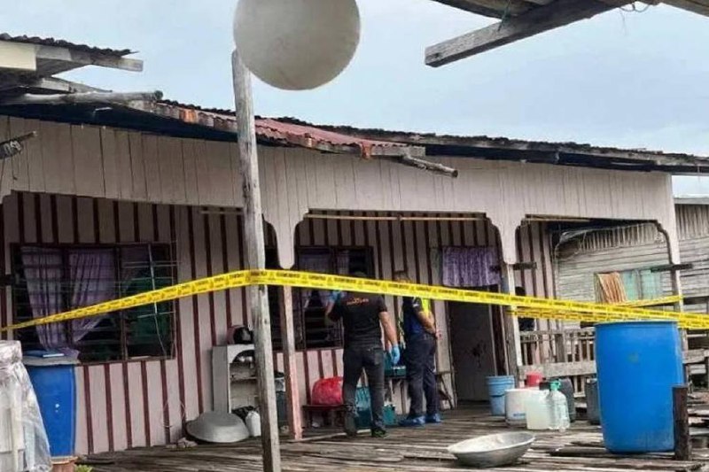 出席婚宴后呕吐腹泻 马国母子疑食物中毒双亡马来西亚沙巴州近日发生一起疑似食物中毒致死事件，一名36岁母亲与其九岁长子于参加早间婚宴后，出现严重呕吐腹泻症状，当晚不幸身亡