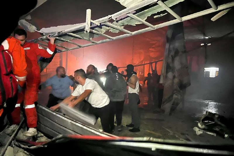 以色列空袭黎巴勒斯坦难民营 至少13人死亡以色列星期二（11月18日）晚上空袭黎巴嫩西南部沿海城市赛达附近一座巴勒斯坦难民营，造成至少13人死亡