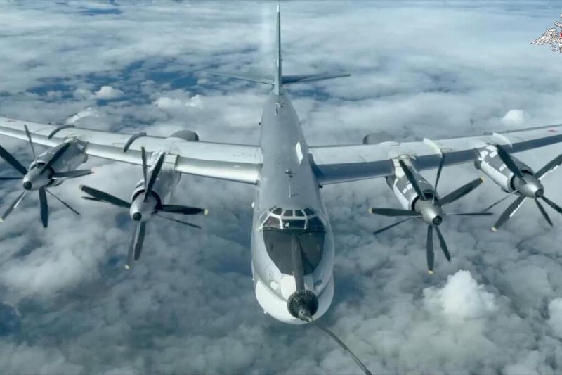 俄战略轰炸机巡航白令海 美方拦截但不视为威胁俄罗斯国防部星期四（9月25日）晚通报，俄军多架图-95MS战略轰炸机在白令海和鄂霍次克海中立水域上空完成飞行任务