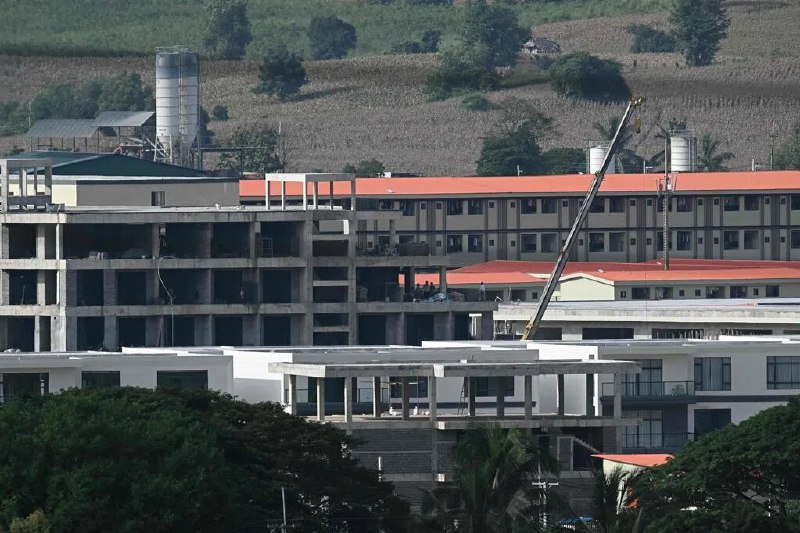 缅甸诈骗园区逾600人越境逃往泰国泰国一名地方官员星期四（10月23日）透露，缅甸军政府对国内规模最大的电诈园展开突袭后，有600多人成功逃脱，他们已越境进入泰国