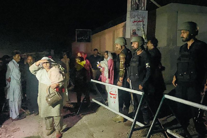 印度向巴基斯坦及巴控克什米尔地区目标发射导弹印度宣布，对巴基斯坦境内和巴控克什米尔地区的“恐怖分子营地”进行了“精确打击”