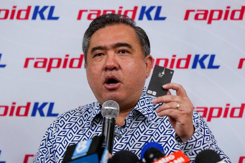 陆兆福：原则上希望落实跨境私召车 仍需新马同意马来西亚交通部长陆兆福说，马来西亚原则上希望落实新山和新加坡的跨境私召车服务，但必须获得新马两国同意和共识才能推行