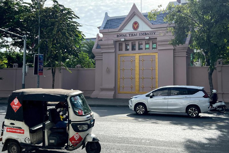 柬埔寨与泰国再度在边境交火柬埔寨和泰国双方说，两国军队星期四（7月24日）在争议边境地区再次交火