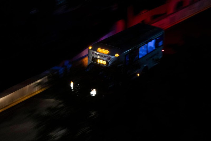 波多黎各电网崩溃 全岛陷入黑暗中美洲国家波多黎各民众星期二（12月31日）早上醒来，面对的是电网故障，几乎全岛断电