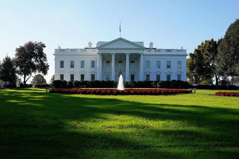 美国寻求深化矿产供应链 寻求与八国达成协议美国国务院负责经济事务的最高官员透露，美国将寻求与八个盟友及伙伴国达成协议，以加强电脑晶片和人工智能（AI）技术所需关键矿产的供应链