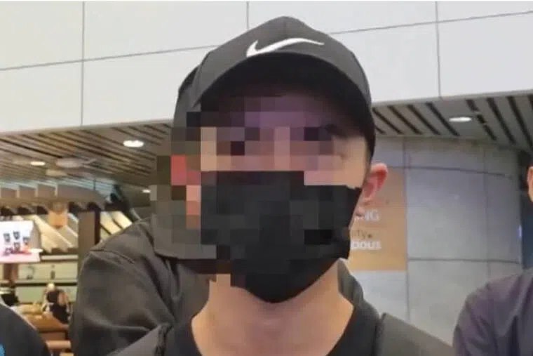 马国19岁青年误坠打工骗局 困KK园区逾一年终逃出生天马来西亚一名19岁青年误信广告坠入打工骗局，惨被“卖猪仔”到缅甸臭名昭著的KK园区逾一年，所幸园区看守员忘了锁后门，他把握机会，最终成功逃出生天