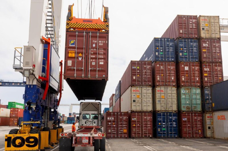 惠誉：关税收入激增但政府债务上升 美国AA+信用评级不变国际评级机构惠誉（Fitch）预测，美国关税收入将在今年暴增至2500亿美元（约3200亿新元），较去年的770亿美元增加超过两倍