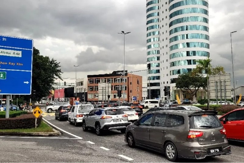 马六甲发电厂故障导致西马大面积停电马来西亚马六甲一家独立发电厂由于故障而中断供电，导致雪兰莪、吉隆坡、柔佛、霹雳与吉打等州属大面积停电