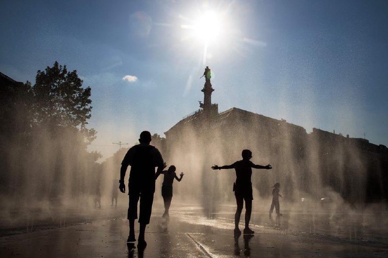 世卫组织指全球变暖提高劳动者健康风险（日内瓦讯）世界卫生组织和世界气象组织联合发布的研究报告指出，全球变暖正在影响劳动者的健康和生产力