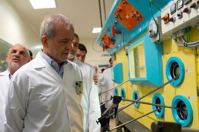 伊朗总统佩泽希齐扬：伊朗将重建核设施伊朗总统佩泽希齐扬星期天（11月2日）告诉国家媒体，德黑兰将“以更强大的力量”重建其核设施，并补充说，伊朗不寻求发展核武器