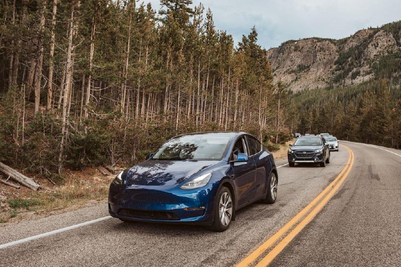 特斯拉欧洲主要市场销售持续下滑 上半年全球交付量下降13％美国电动车公司特斯拉在欧洲几乎所有主要电动车市场的销售持续下滑，导致它在电动车需求强劲的国家失去大量市场份额