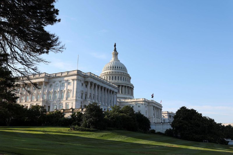 美国联邦政府债务破37万亿美元美国财政部星期二（8月12日）发布的数据显示，截至11日，美国联邦政府债务总额突破37万亿美元（约47.4万亿新元）