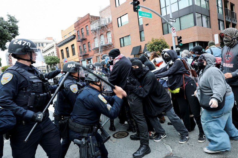 旧金山警方：约有60人在抗议特朗普示威活动中被捕旧金山警方星期天（6月9日）晚间说，旧金山市约有60人在抗议特朗普打击移民政策的示威活动中被捕
