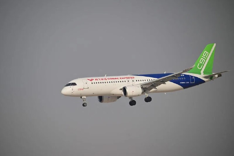 中国C919飞机首次迪拜航展亮相 寻求中东订单中国国产C919飞机首次亮相迪拜航展，寻求中东买家订单