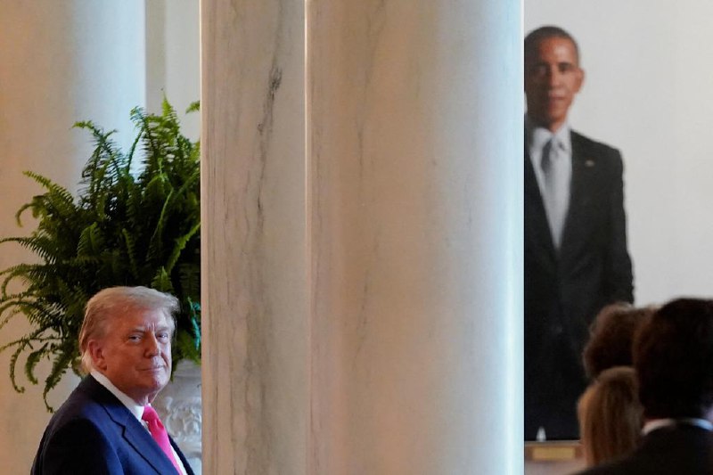 特朗普重提“通俄门”调查 指控奥巴马“叛国罪”面对爱泼斯坦案争议的美国总统特朗普突然指控前总统奥巴马犯有“叛国罪”，称奥巴马2016年的“通俄门”调查，在未提供证据的情况下诬陷他与俄罗斯串通，试图破坏他那一年的总统竞选活动