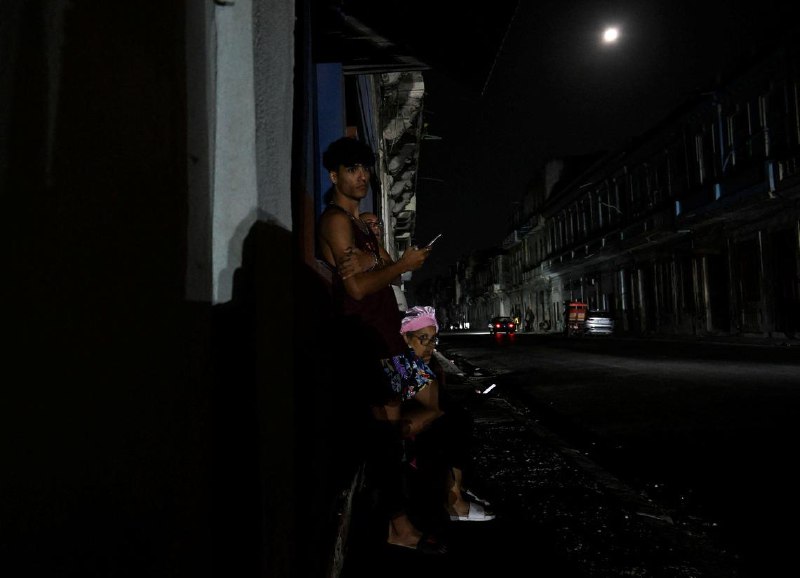 古巴电网再次故障 数百万人断电古巴国家电网发生故障，导致首都哈瓦那和这个加勒比岛国大面积停电