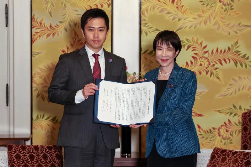 日本自民党与维新党签署执政联盟协议日本执政党自民党与维新党签署联合执政协议，为自民党总裁高市早苗成为日本首位女首相铺平道路