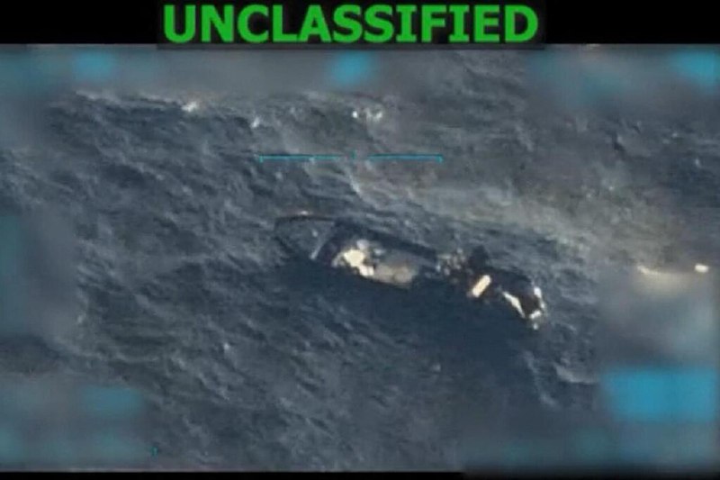 特朗普“认定”美国正与贩毒集团战争美国特朗普政府本周在一份致国会的机密通知中说，特朗普总统“认定”美国正与被定性为恐怖组织的贩毒集团正式开战，并把美国军方最近在加勒比海击毙的涉嫌走私毒品人员称为“非法战斗人员”