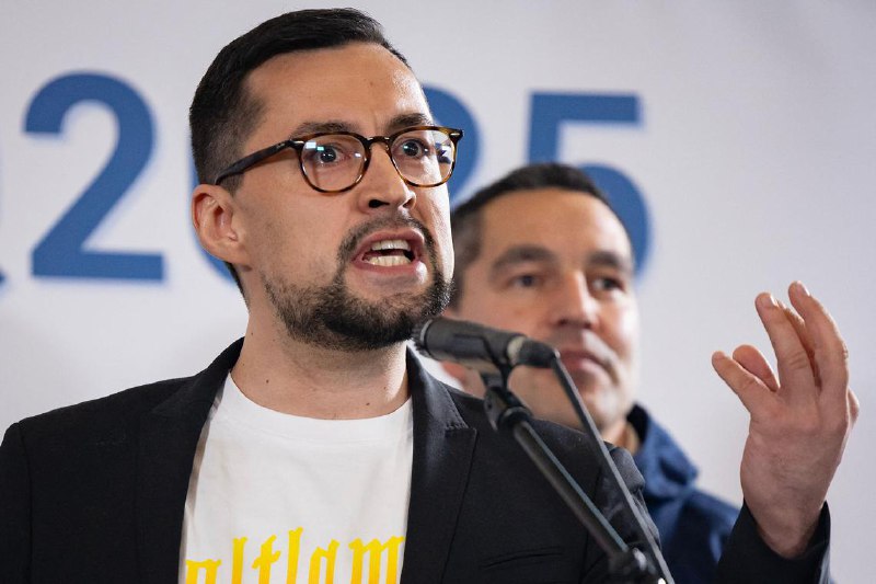 格陵兰批评美国代表团的访问 称是“挑衅”行为格陵兰领导人批评美国代表团即将访问格陵兰岛的行为，称此举是在“挑衅”