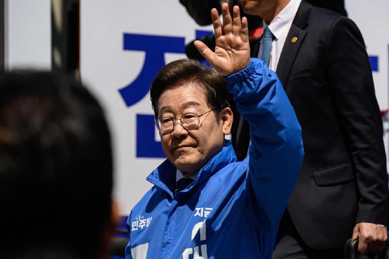 韩国总统选举民调：李在明支持率51%金文洙29%韩国总统选举的新民调结果显示，共同民主党总统候选人李在明以51%的支持率领跑，国民力量候选人金文洙29%，改革新党候选人李俊锡8%