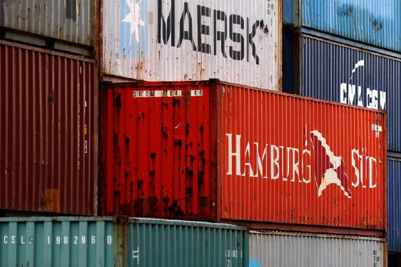 欧盟拟对720亿欧元美国产品加征关税若欧盟与美国之间的贸易谈判破裂，欧盟委员会拟对一系列美国出口商品加征关税，涵盖飞机、机械、汽车、化工品及医疗设备等高值项目