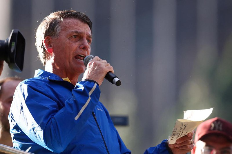 特朗普为巴西前总统辩护 警告卢拉政府“别碰”他美国总统特朗普称针对巴西前总统博索纳罗的调查为“猎巫行动”，并警告巴西政府“别碰”他