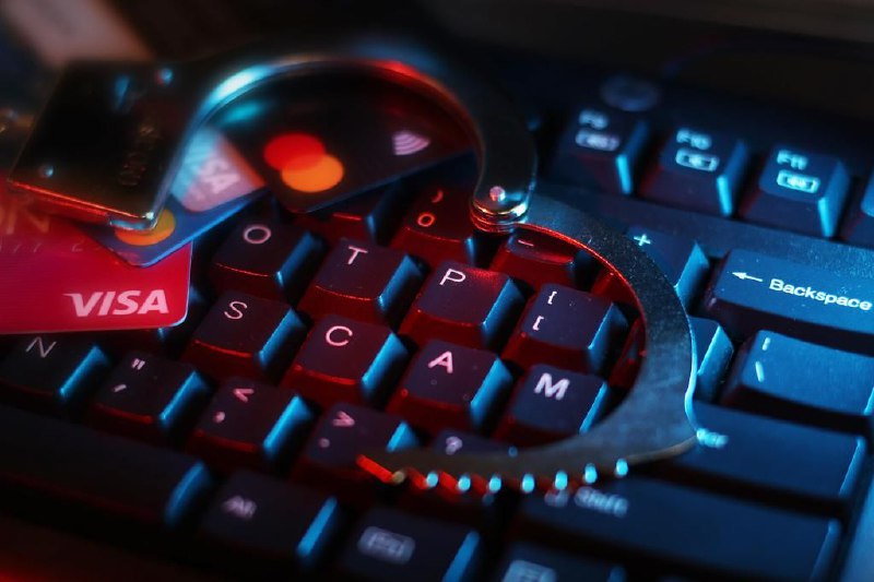 因小失大 六旬马国商人坠投资骗局痛失530万令吉雪兰莪一名六旬商人参加线上投资计划并获得超过2万4000令吉回酬，并在那之后的一星期内投资530万令吉（约161万新元），最终发现血本无归而报警求助