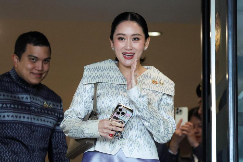 泰首相佩通坦通话门事件 反贪委员会展开调查消息称，泰国首相佩通坦早前与柬埔寨前首相洪森的通话记录外泄，被指违反道德规范，泰国反贪委员会对此启动调查