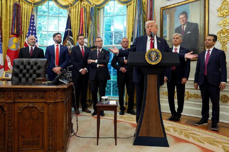 特朗普：美国与辉瑞就降低在美药价达成协议美国总统特朗普说，美国政府与美国辉瑞公司就降低在美销售药品价格达成协议，同时美国政府将创建处方药直销消费者网站TrumpRx，让消费者通过这个网站直接向制药商买药